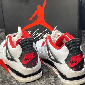 Meet your Posher, Maxine